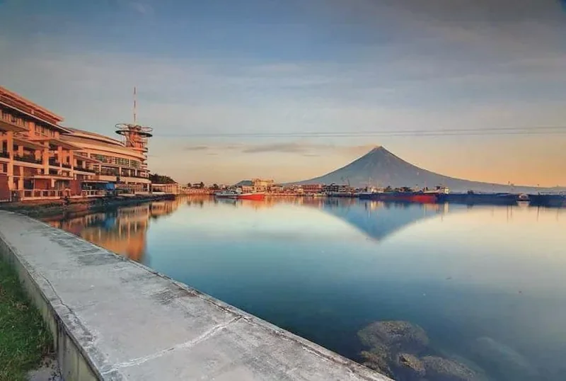 Embarcadero de Legazpi, a waterfront promenade and harbour development on Albay Gulf.