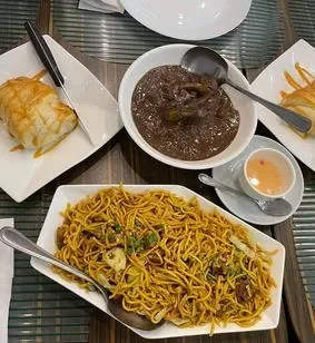 Pancit-Dinuguan Combo